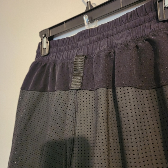 Lululemon In the Key 8" Training Shorts Black Men's Size Small - Well Ventilated - Picture 6 of 13